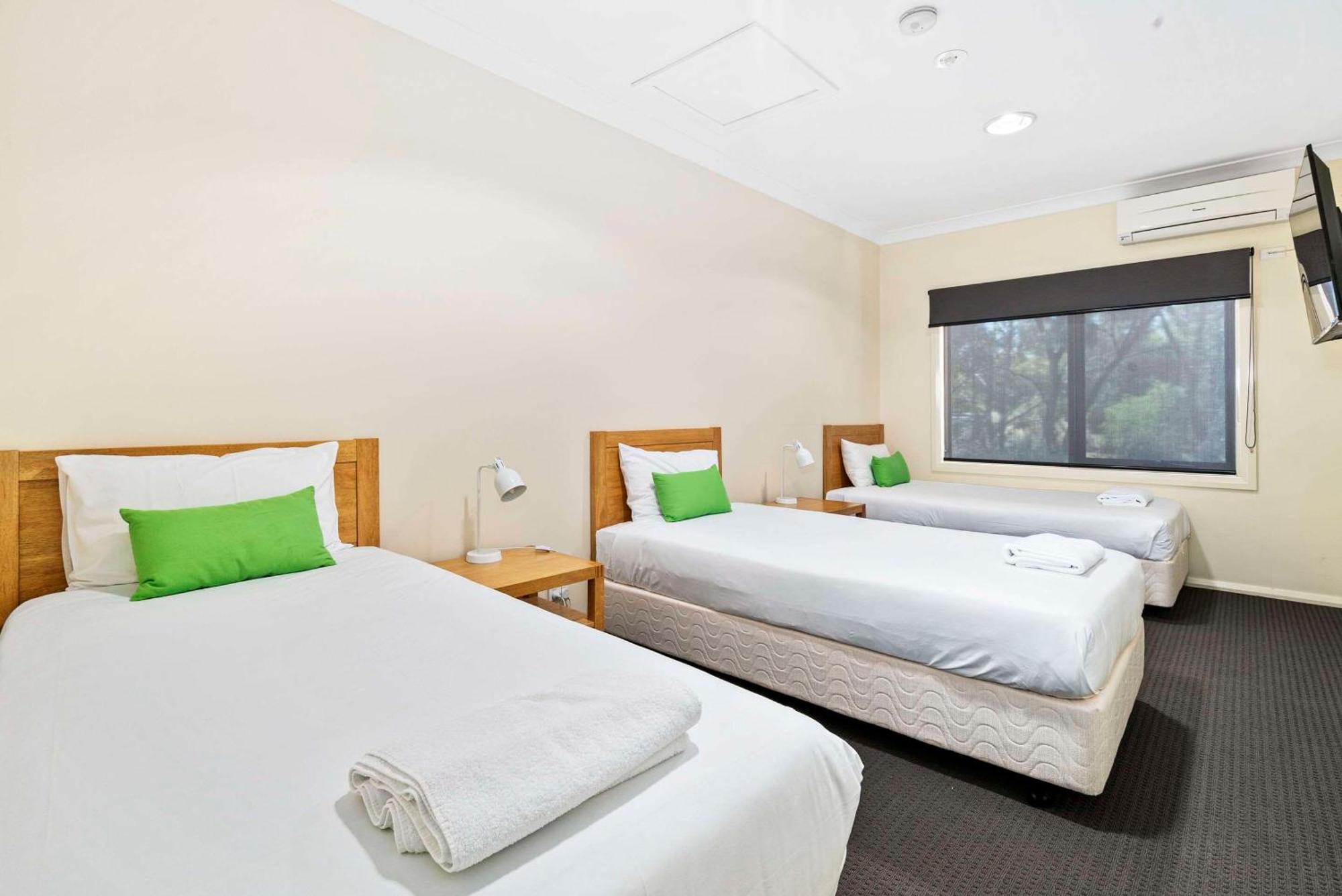 Comfort Inn Bishops Lodge Hay Eksteriør billede