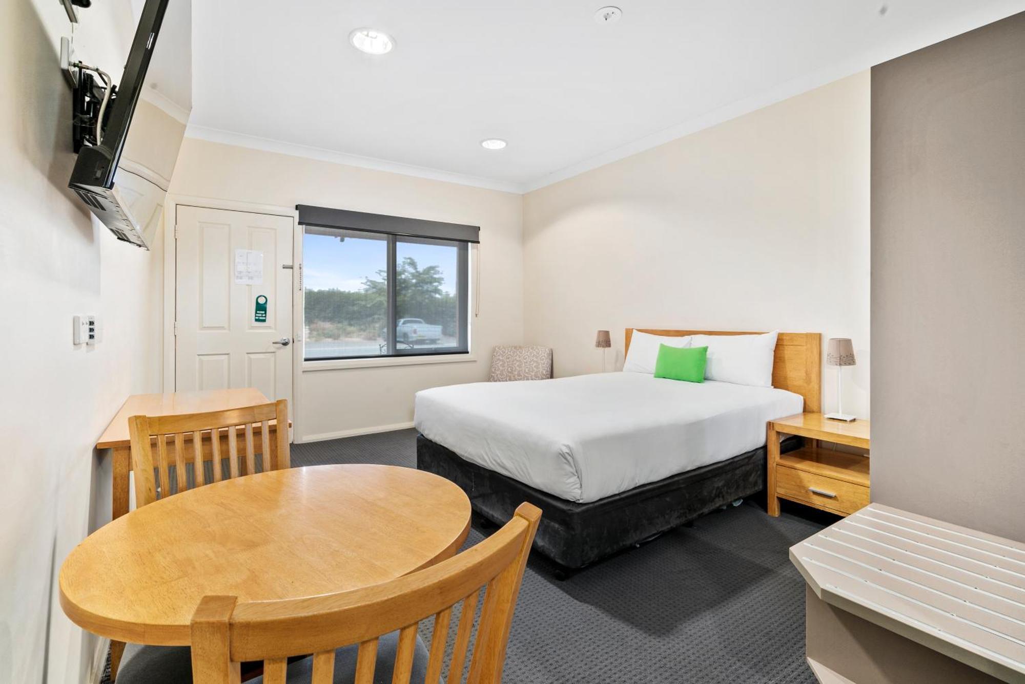 Comfort Inn Bishops Lodge Hay Eksteriør billede