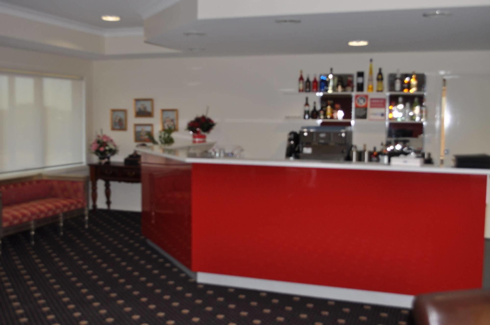 Comfort Inn Bishops Lodge Hay Eksteriør billede