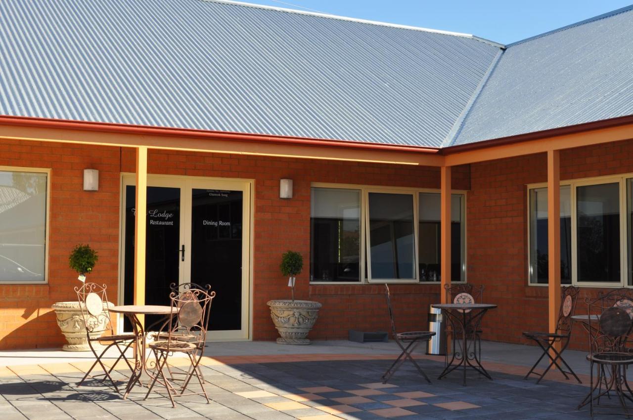 Comfort Inn Bishops Lodge Hay Eksteriør billede